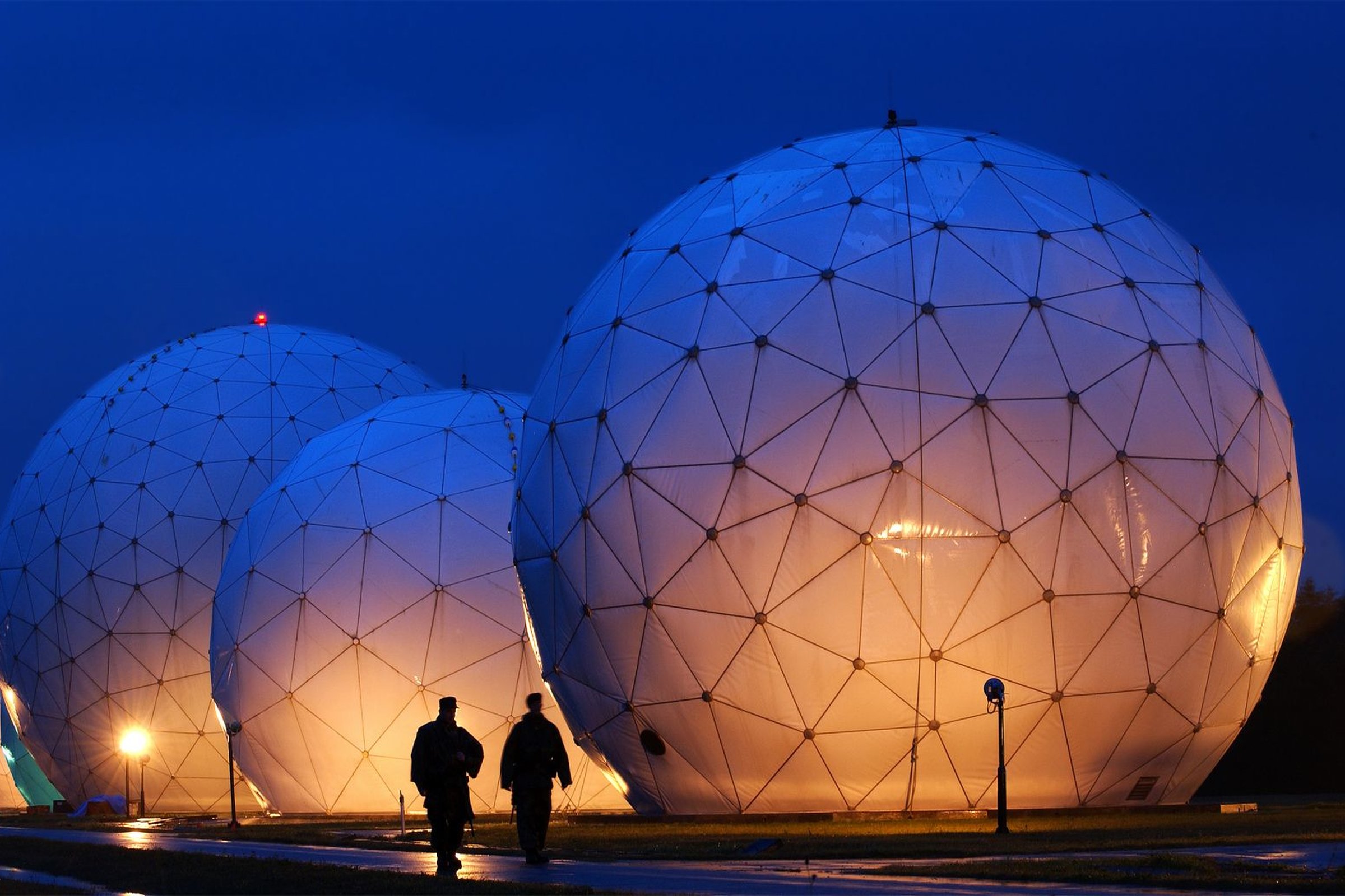 Sacred freedom, cryonics and techno-resurrection