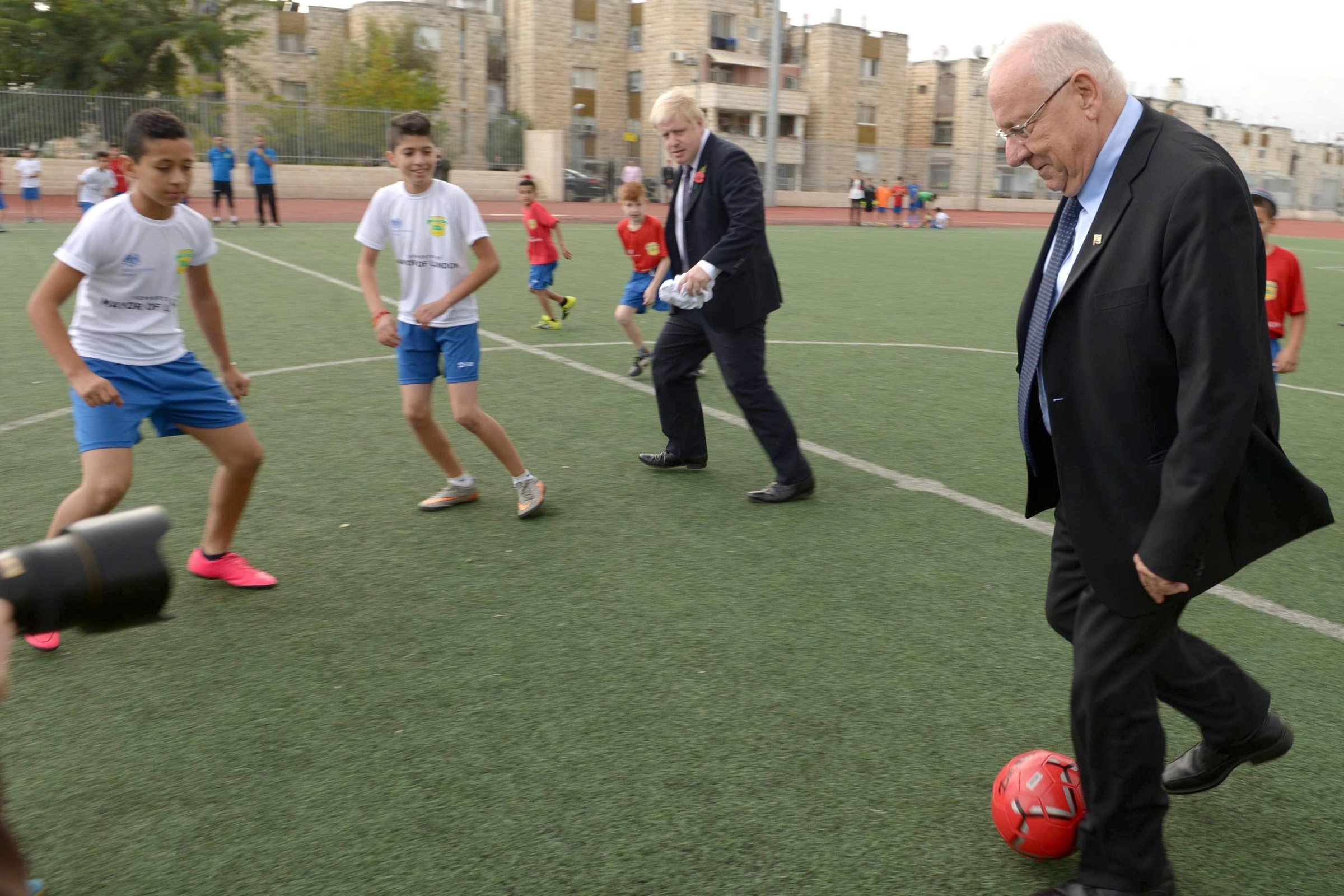 Politicians have caught fantasy fever, and we’re all going to lose